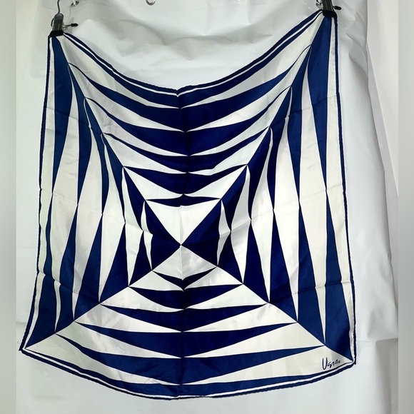 UGRA Geometric Blue and White Silk Blend Scarf - Picture 5 of 7